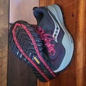 Saucony Xodus 10 Trail Running Shoes Womens Size 8 Blue Outdoor Hike